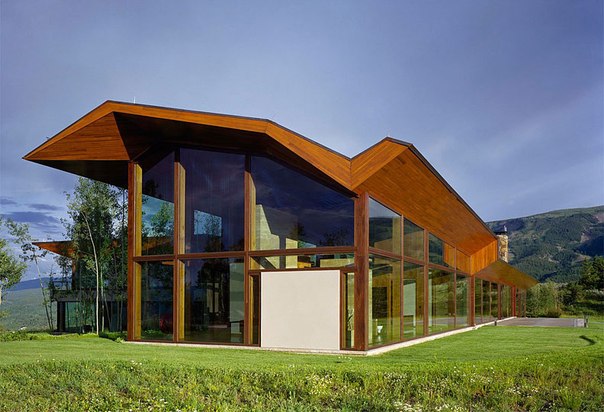 Архитектурная студия Voorsanger выполнила дизайн загородного дома Wildcat Ridge в Аспене, штат Колорадо, США.
