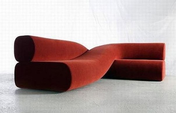Необычный диван.