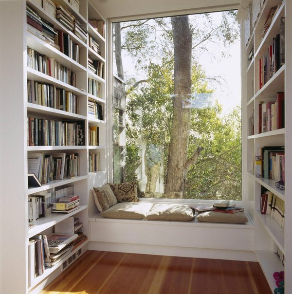 Уютное место для чтения книг.