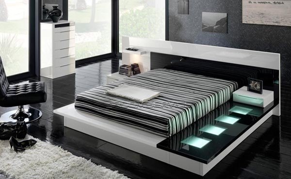 Кровать с подсветкой.