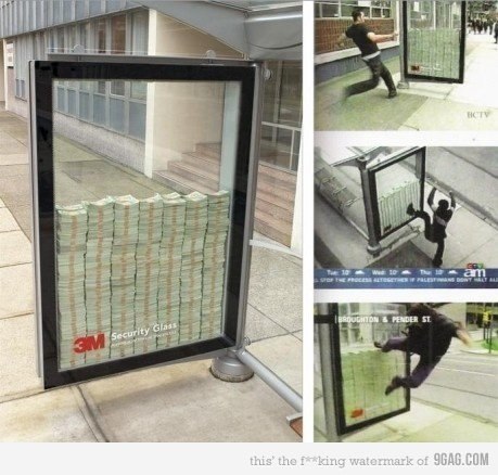 Реклама пуленепробиваемых стекол на одной из остановок Канады. За стеклом 3 миллиона долларов. (Было бы это в России С остановкой утянули бы)