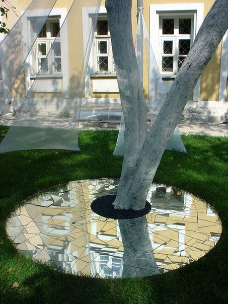 Идеи использования зеркал в саду.