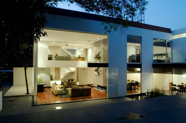 Современный стеклянный дом – жилье способное само себя окупить | Все о строительстве