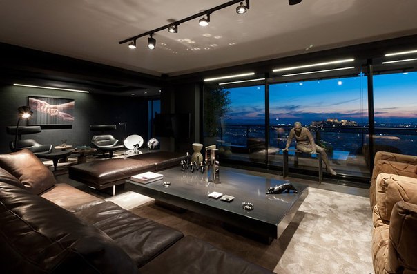 Архитектурная студия Studio Omerta выполнила дизайн интерьера квартиры с двумя спальнями под названием Skyfall.