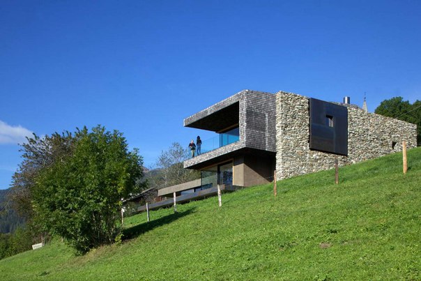 Резиденция Курт Бруннер (Kurt Brunner Residence) в Италии от Bergmeister Wolf Architekten