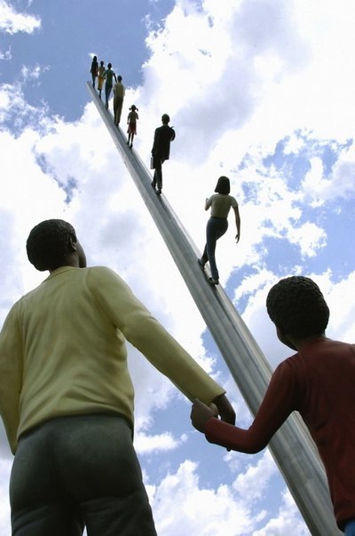 Скульптура "Прогулка на небо" от Джонатана Борофски