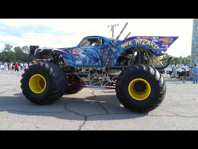 Monster Truck Racing. Memphis raceway