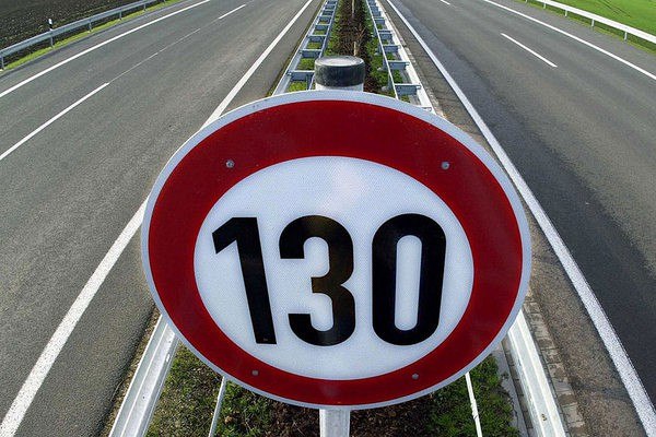 Новое в ПДД: скорость в 130 км/ч разрешили с 6 августа