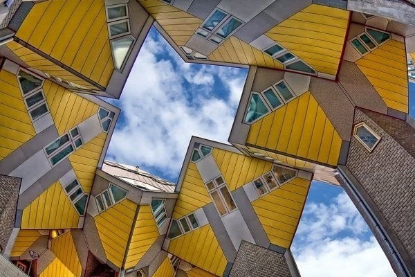 Комплекс кубических домов в Роттердаме