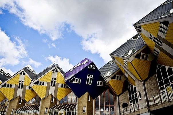 Комплекс кубических домов в Роттердаме