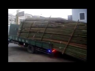 Разгрузка грузовика. Новая китайская технология позволяет разгрузить несколько тонн стройматериалов Абсолютно без финансовых затрат!)