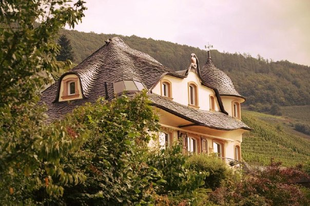 Дом с необычной архитектурой от Вальтера Андре.