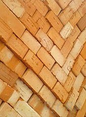 Деревянные кирпичи - новое слово в строительстве