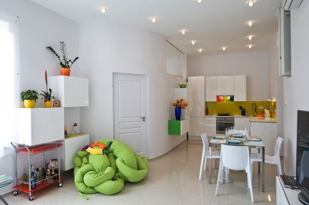 Компактный и элегантный интерьер небольшой квартирки в Будапеште.