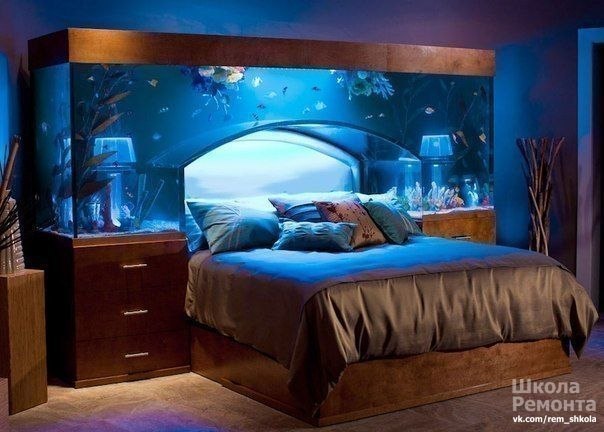 Идея использования аквариума в спальне. Релакс перед сном.