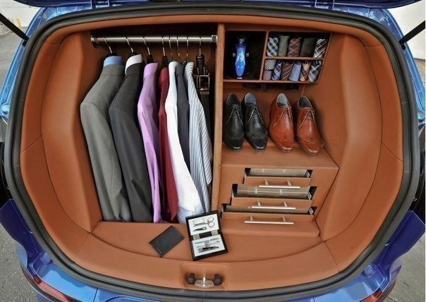 Мужской гардероб в багажнике