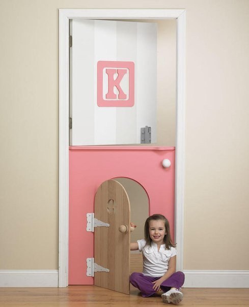 Чем украсить двери детской комнаты