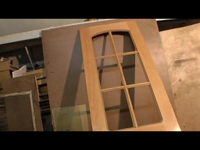 Видеоинструкция по реставрации межкомнатной двери