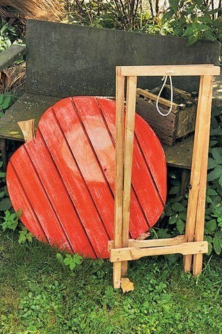 Садовая мебель: складной деревянный стол