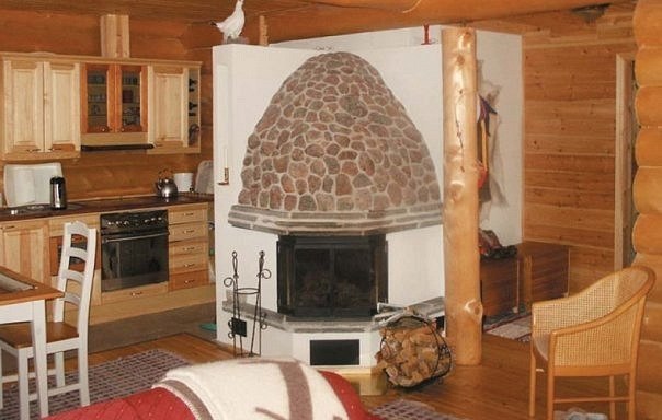 Многие из нас мечтали хотя бы раз о том, чтобы в доме был красивый оборудованный камин. Что может быть лучше и приятней, чем семейные посиделки вечером у живого огня?
