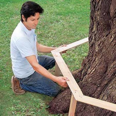Как построить скамейку под деревом. Фотоинструкция