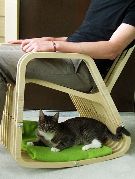 Кресло-качалка для кота и хозяина