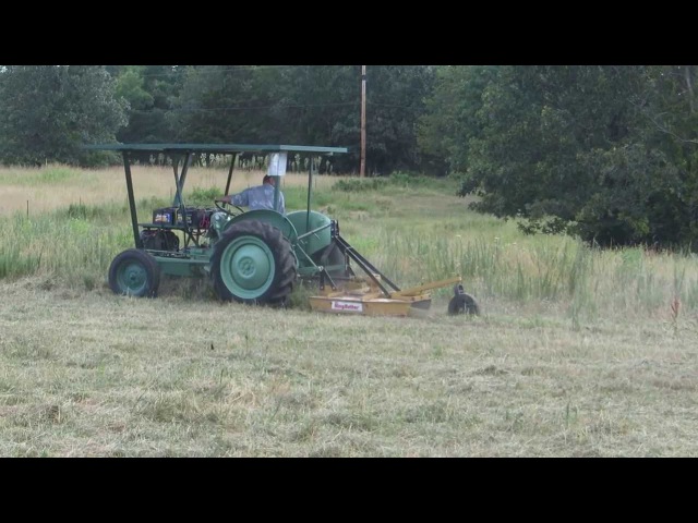 Фермер из американского штата Арканзас создал трактор на солнечных батареях