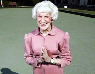 такие потрясающие люди бывают!
  
    
      
    
    
      Мне это к лицу! 
      5 сен 2012 в 15:00
    
  
На фотографии вы видите 83-летнюю бабушку из Австралии - Бет Калман. 