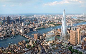 Самый высокий небоскреб в Европе открыли в Лондоне 5 июля. В британской столице сегодня прошла церемония открытия самого высокого в Европе небоскреба  Шард” ( Осколок”, 309,6 метра).