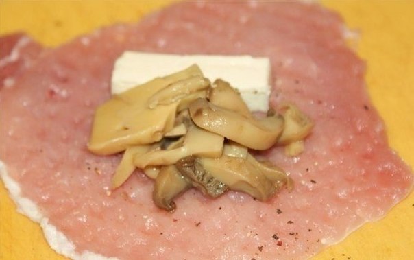 Мешочки с сыром и грибами