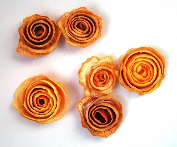 Розы из апельсиновой корки